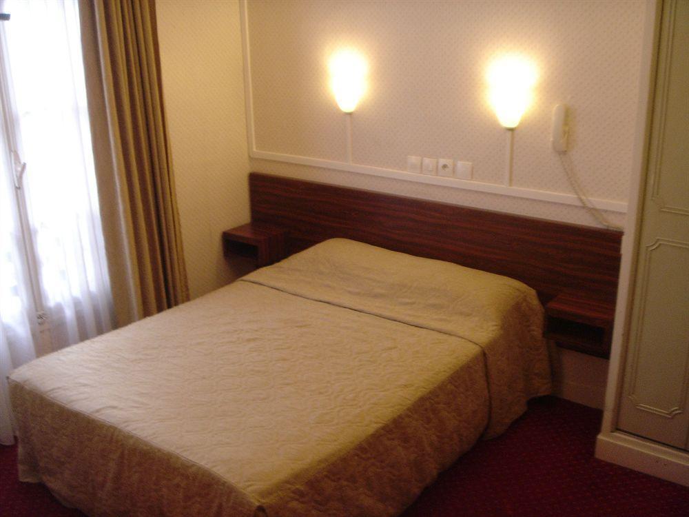 Hotel Des 3 Nations Paris Luaran gambar
