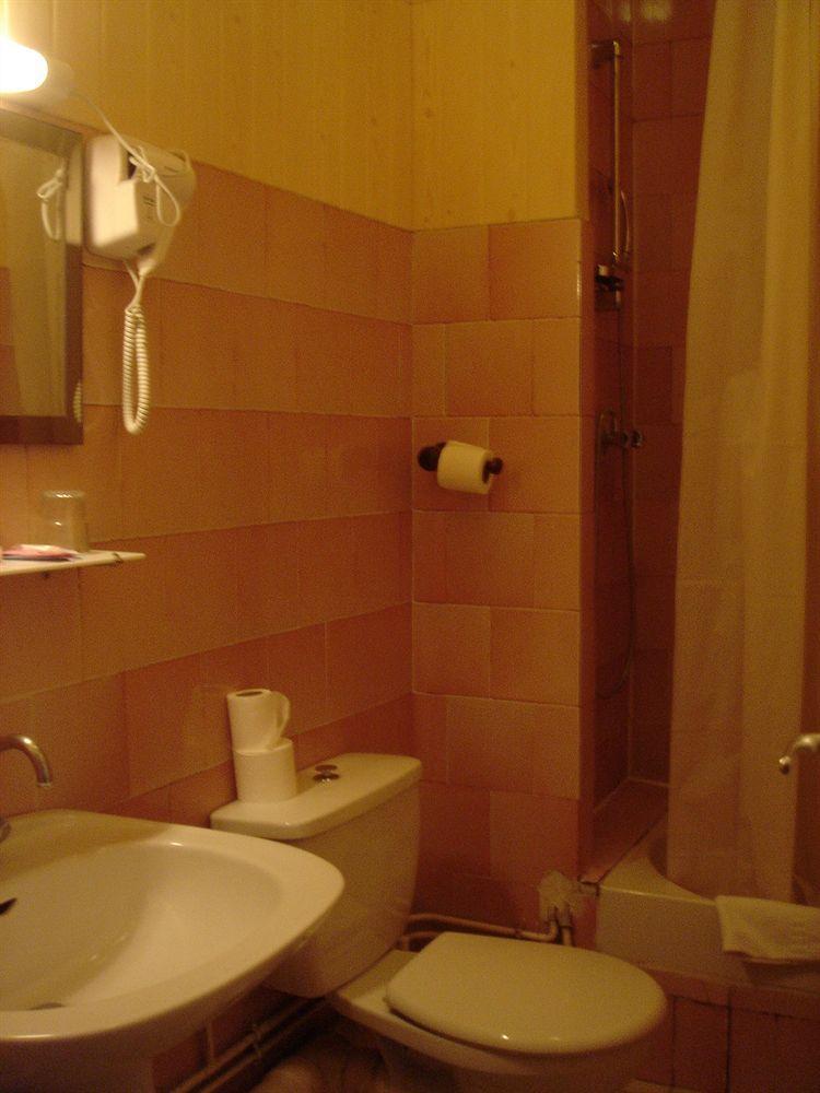 Hotel Des 3 Nations Paris Luaran gambar