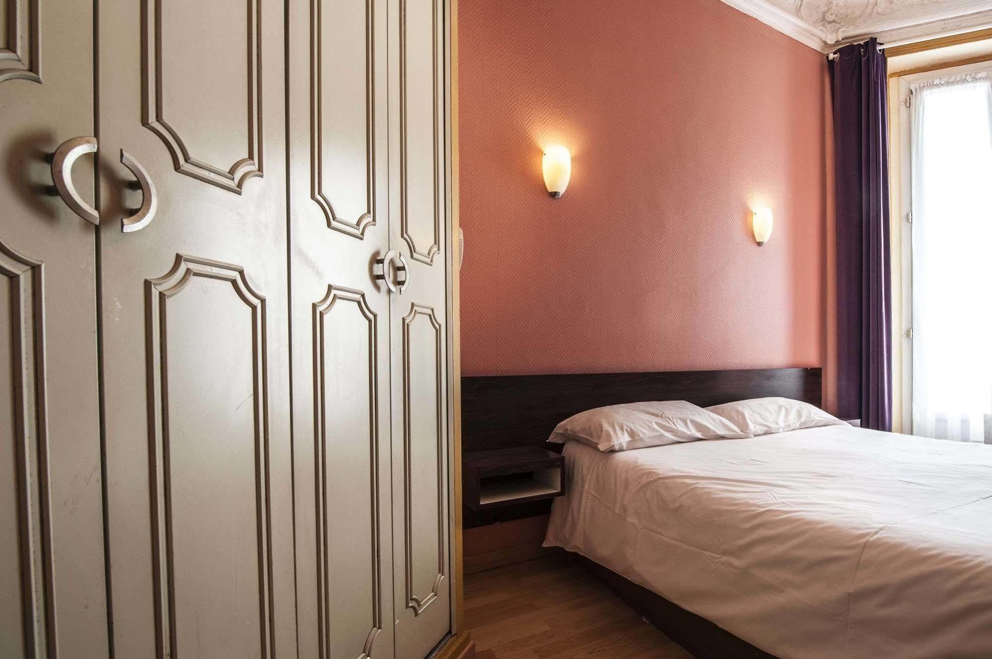 Hotel Des 3 Nations Paris Luaran gambar