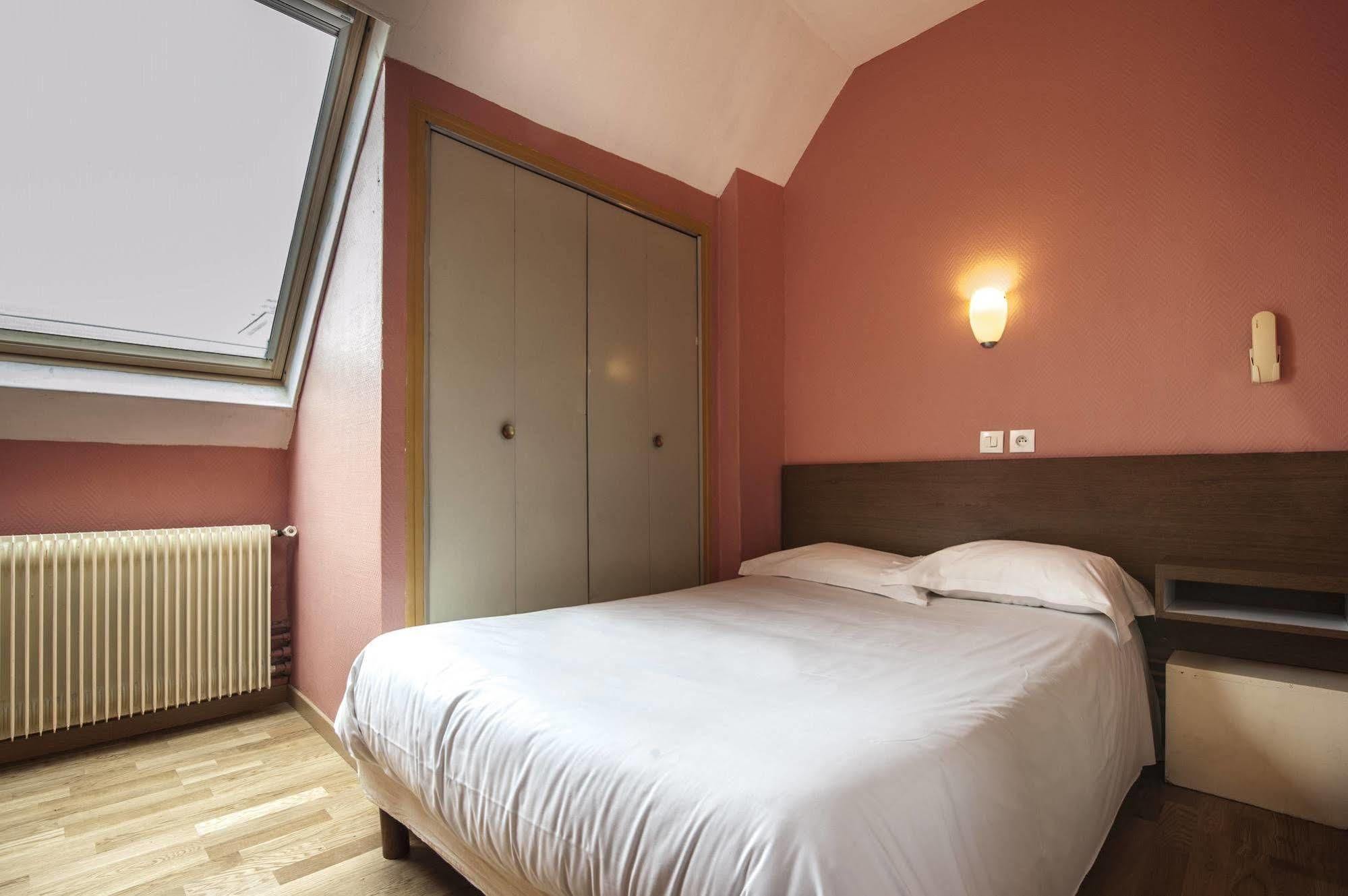 Hotel Des 3 Nations Paris Luaran gambar