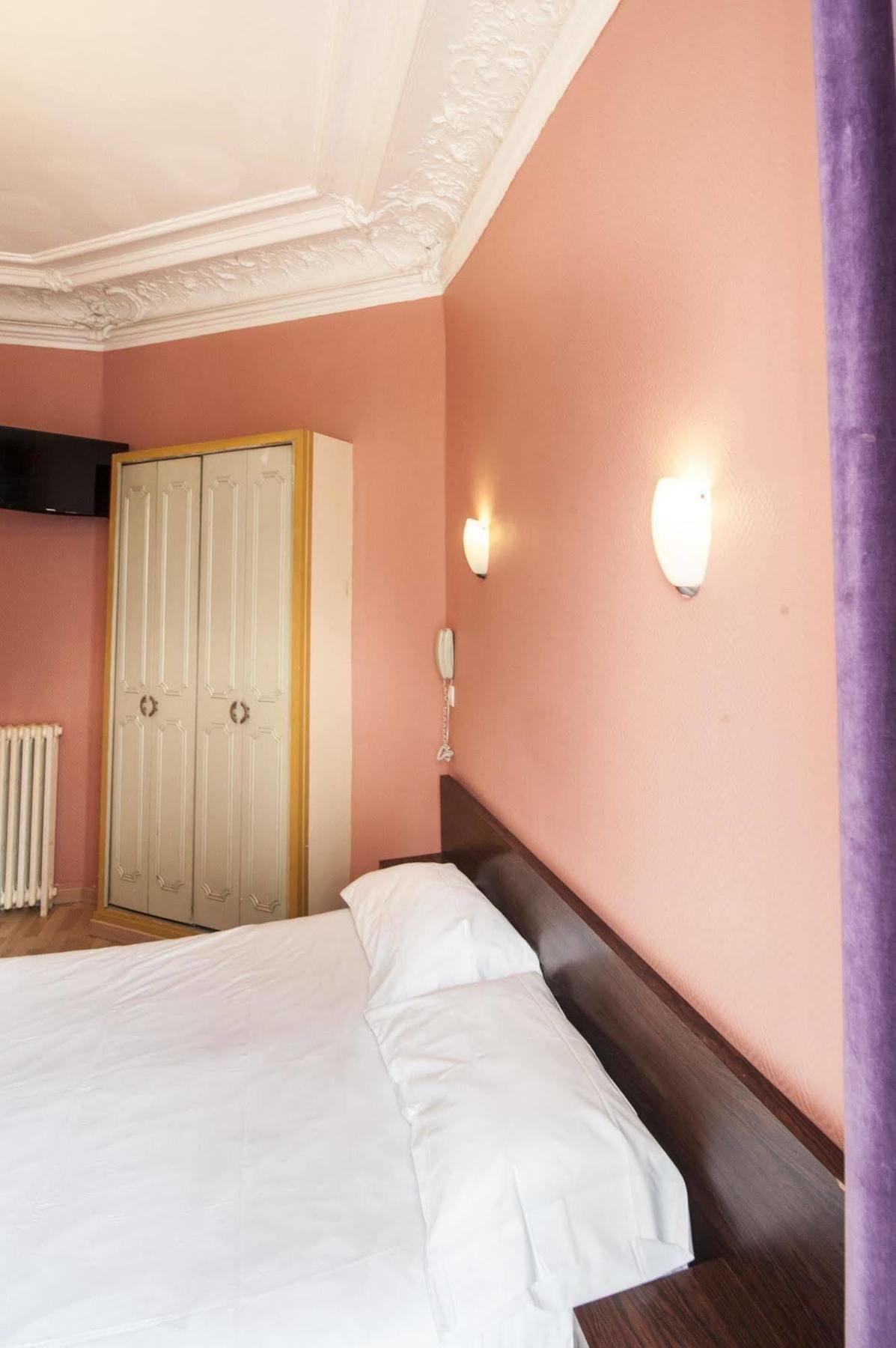 Hotel Des 3 Nations Paris Luaran gambar